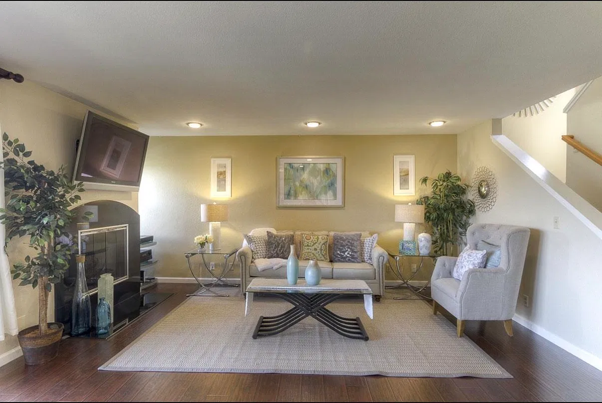 3 bed, 2.5 bath, 1768 sqft, $4,800 — Photo 1