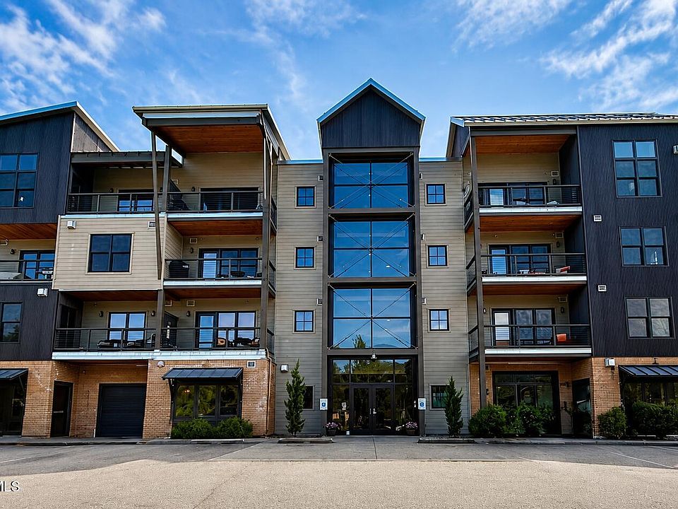 1st image of 834 McKinley Ave #205