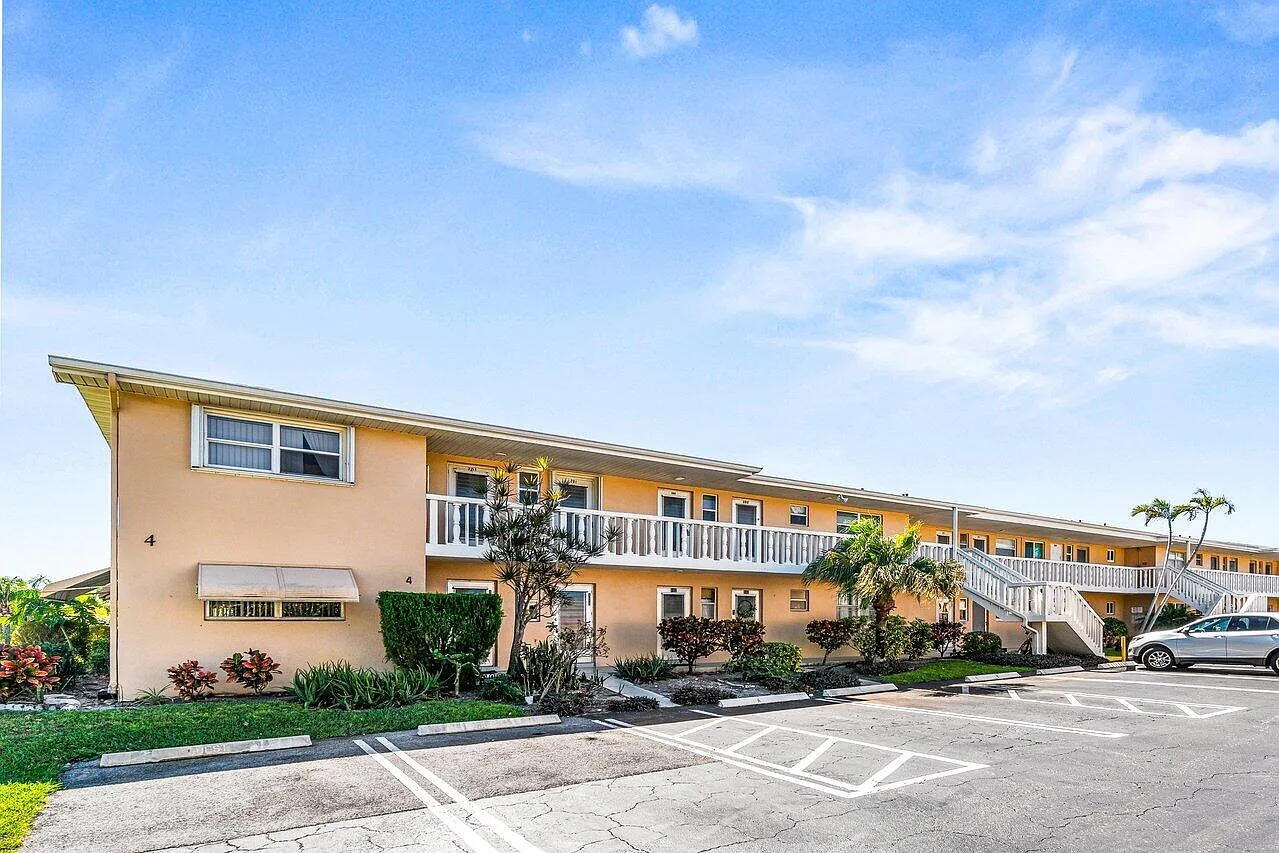 2 bed, 2.0 bath, 870 sqft, $1,750 — Photo 1