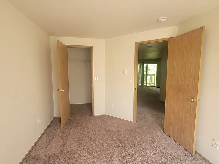 Autumnwood Apartments — Photo 5
