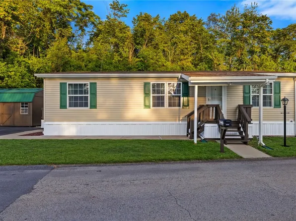 25 Parkvue Dr, Finleyville, PA 15332