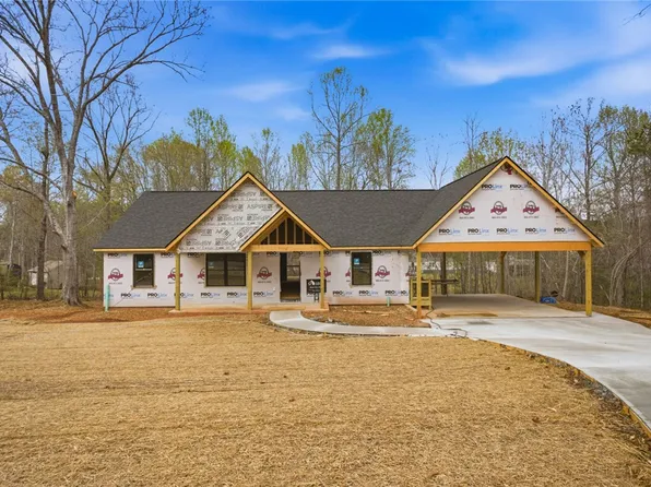 209 Castlebrook Dr, Walhalla, SC 29691