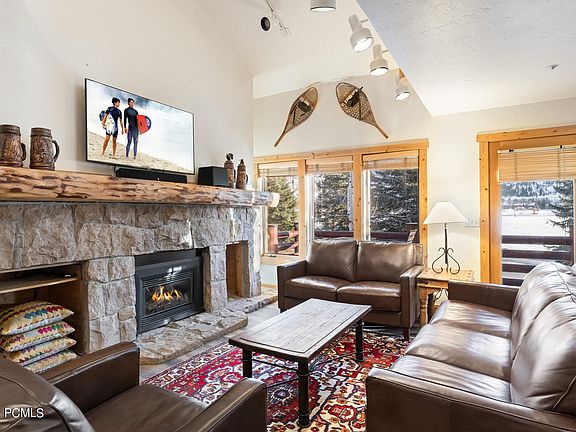 4th image of 1955 Deer Valley Dr N #402
