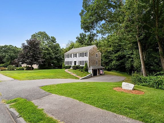2nd image of 13 Bayberry Rd