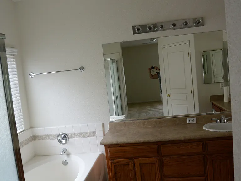 2228 E La Vida Ave — Photo 5