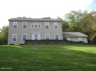 17 Mallery Rd, New Ashford, MA 01237