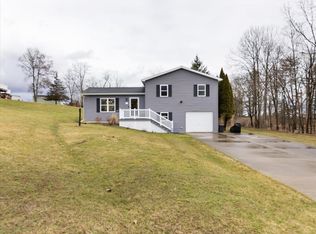 18 Country View Dr, Towanda, PA 18848
