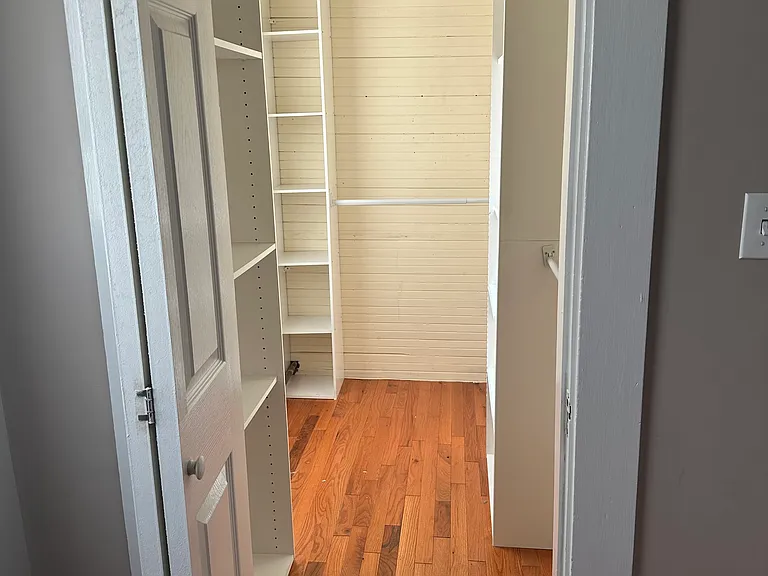 134 1/2 Kinsley St #2 — Photo 6