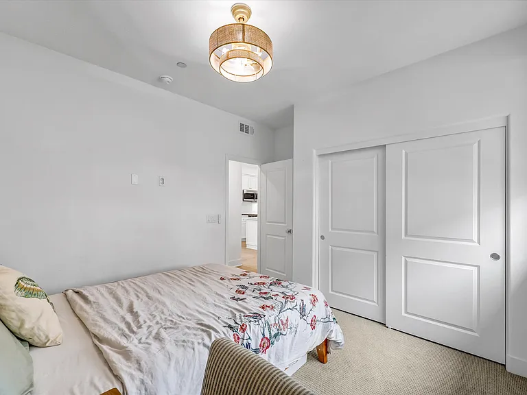 302 Fawn St — Photo 5