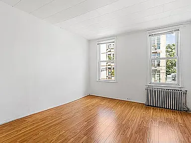 154 Conselyea St #2 — Photo 5
