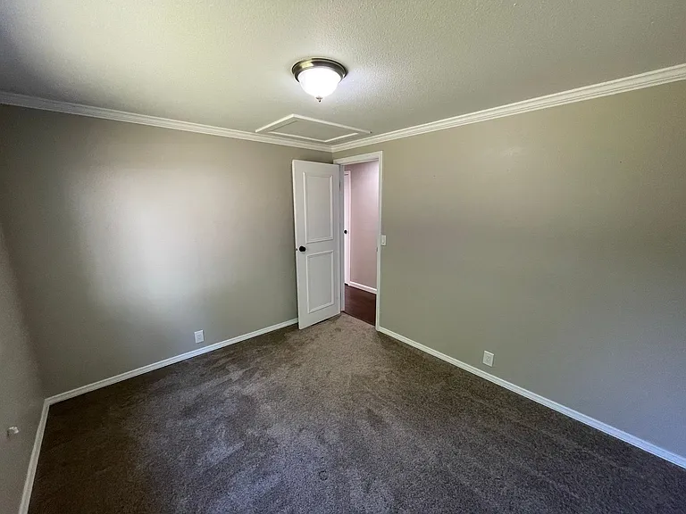 4113 Kingsway — Photo 20