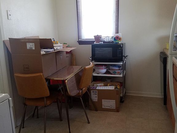 5th image of 602 W Hamilton St