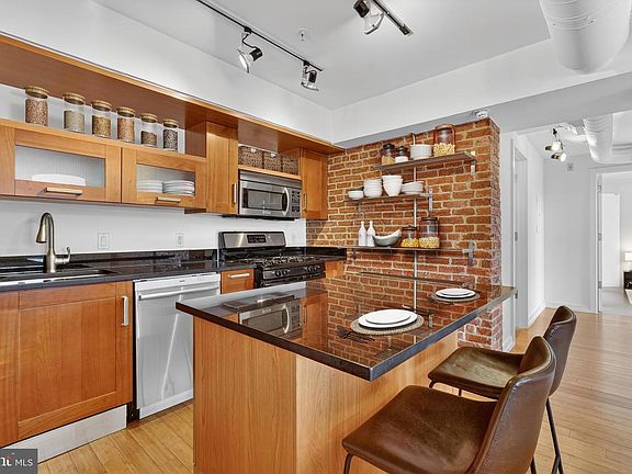 2nd image of 1413 P St NW APT 306