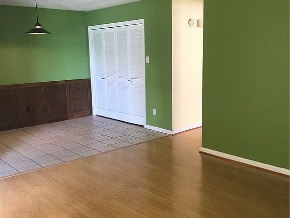 3rd image of 410 Brentwood Dr E