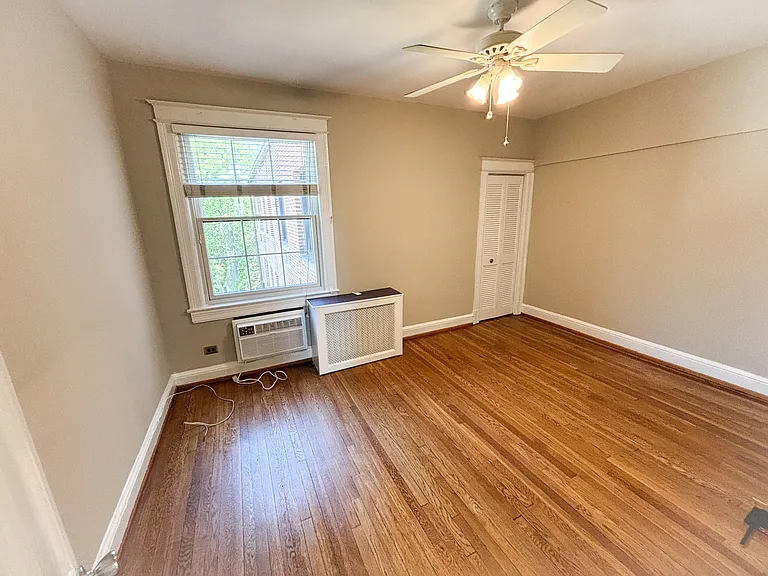 414 Seward Sq SE #401 — Photo 8