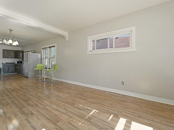 3rd image of 703 N Carroll Ave