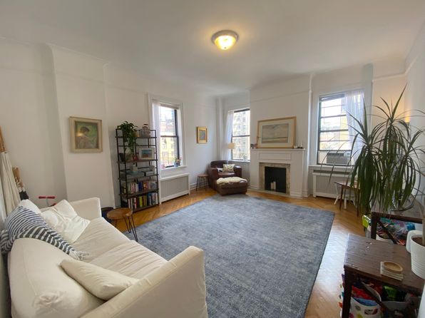 305 Riverside Dr