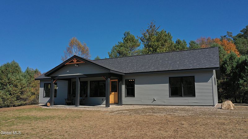 3rd image of 1540 River Road