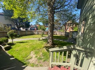 1021 E St #A, Eureka, CA 95501