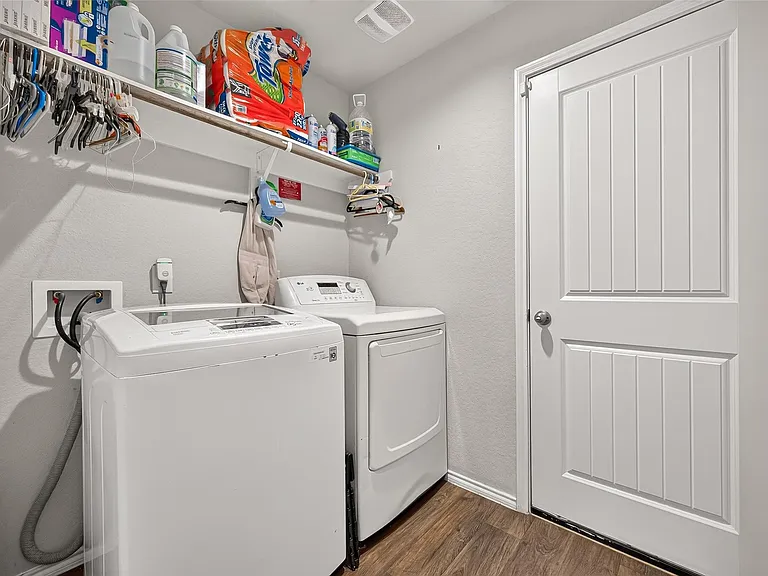 811 Petunia Falls Ln — Photo 37