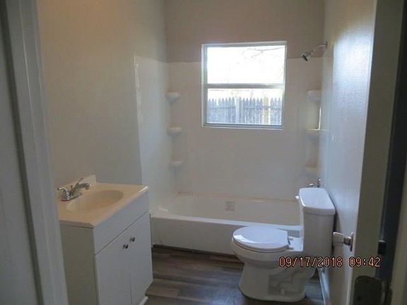 3rd image of 1701 Swenson St
