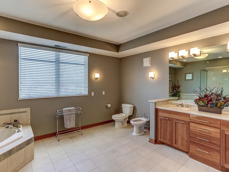1070 Grandview Ct NE — Photo 10