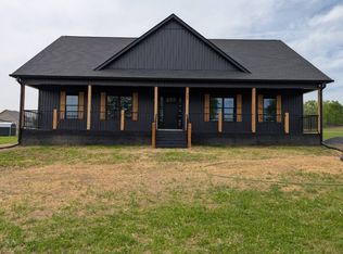 368 Clyde Wix Rd, Westmoreland, TN 37186