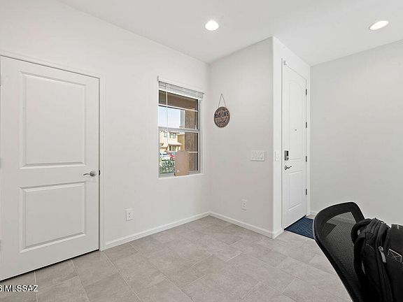 5th image of 951 W Calle Las Varitas