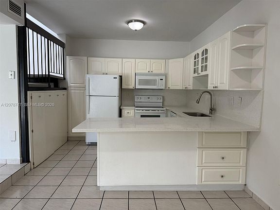 5th image of 746 NW 105th Pl #A6