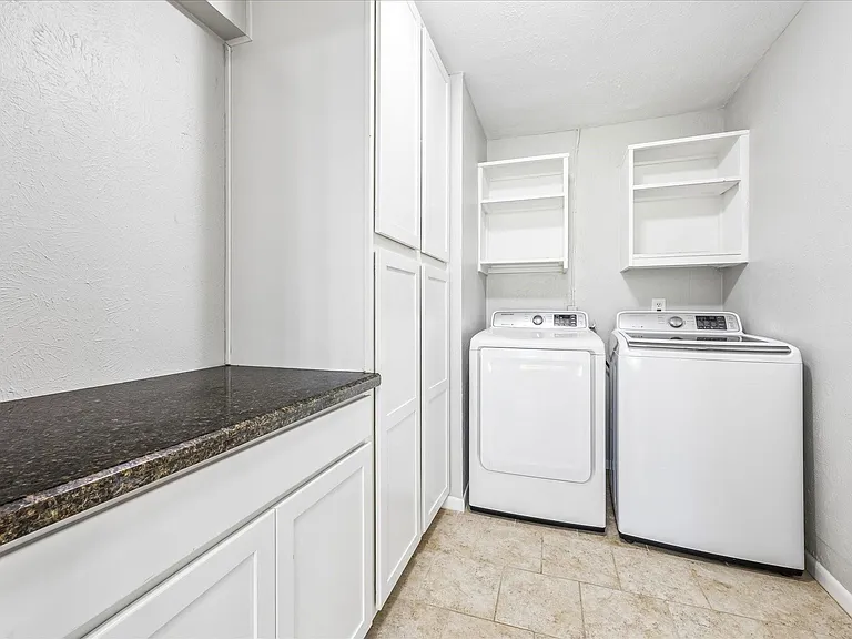 5827 Southminster Dr — Photo 13