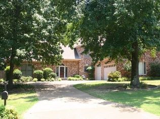 1996 Woodchase Cv, Cordova, TN 38016