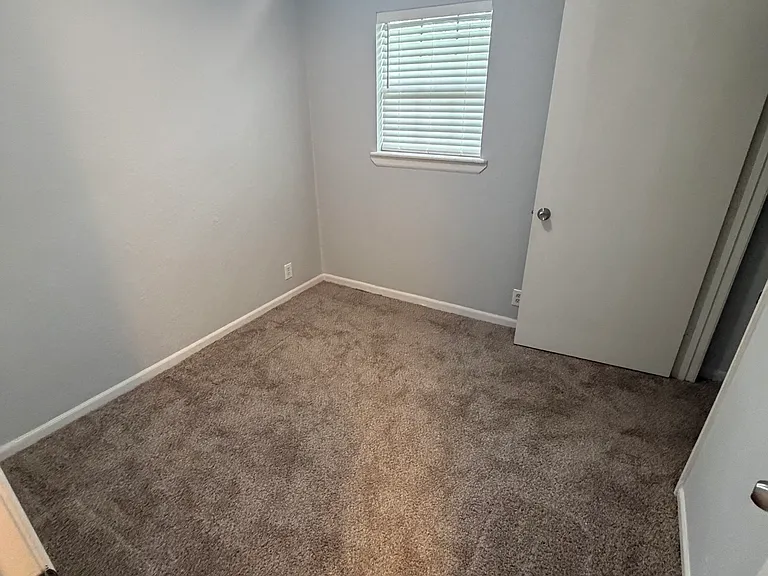 106 E Sunrise Dr — Photo 5