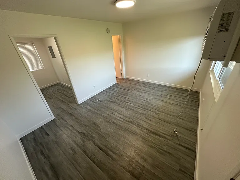 The Reef Apartments — Photo 12