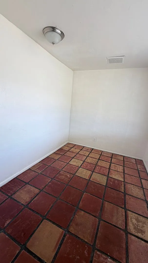 **Spacious 4 Bedroom Home in the Heart of Tempe — Photo 4