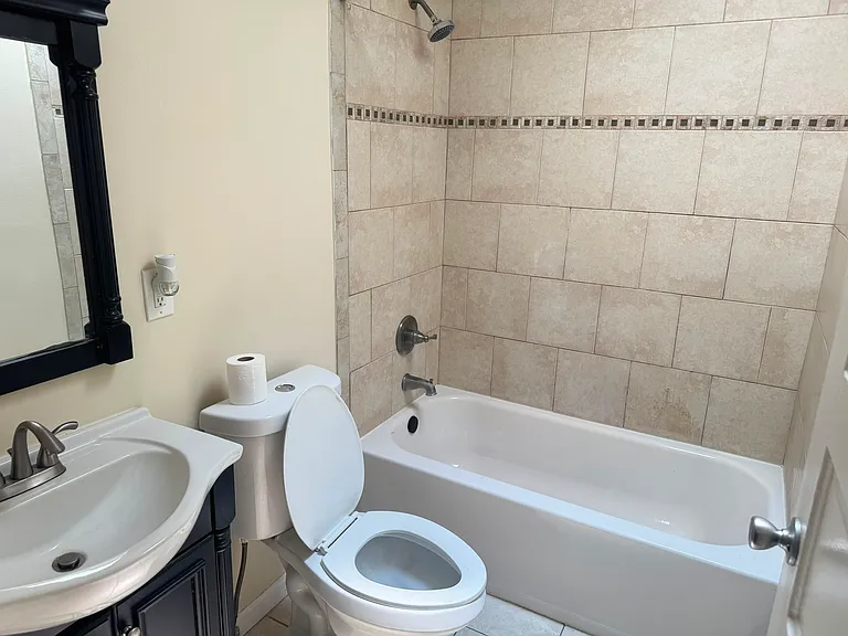 2809 Mayfield Ave — Photo 9