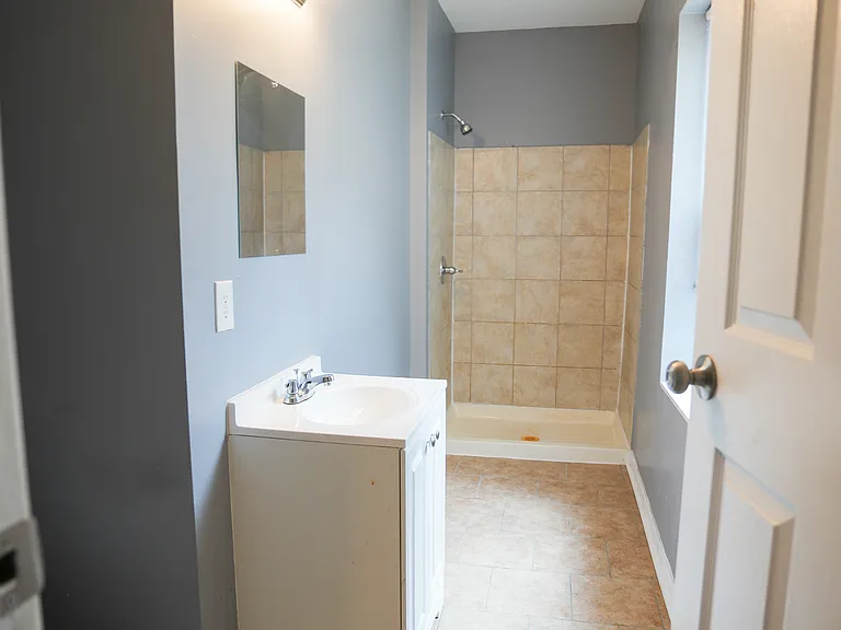1321 W Lafayette Ave — Photo 14
