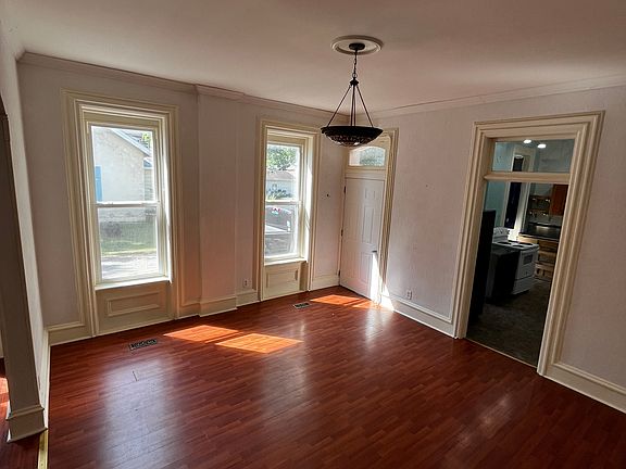 3rd image of 817 9th St #C