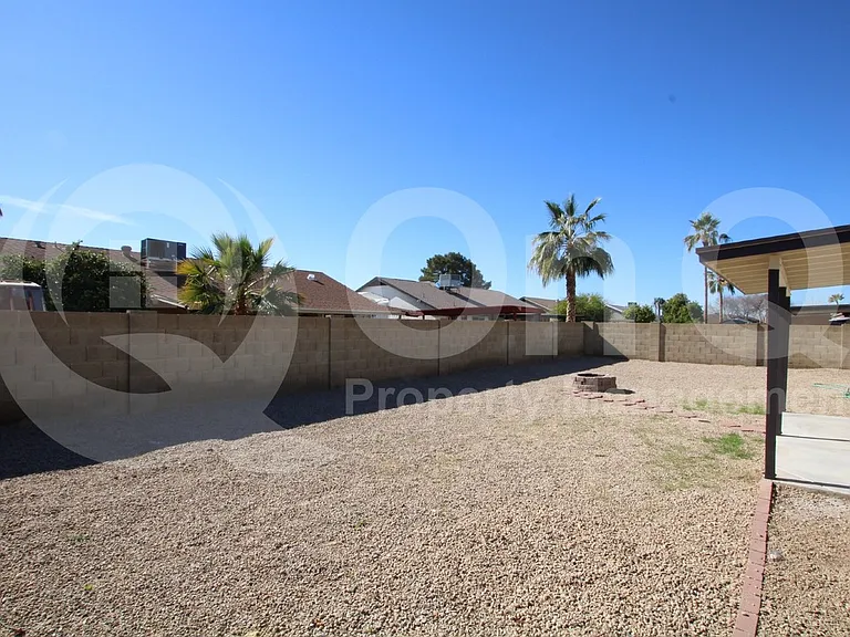 7849 W Hearn Rd — Photo 18
