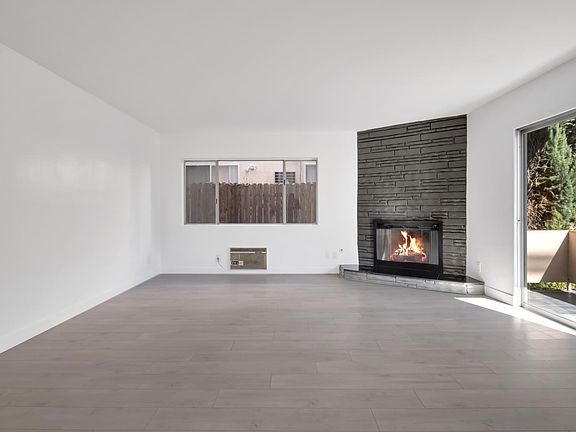 5th image of 1955 Tamarind Ave APT 8
