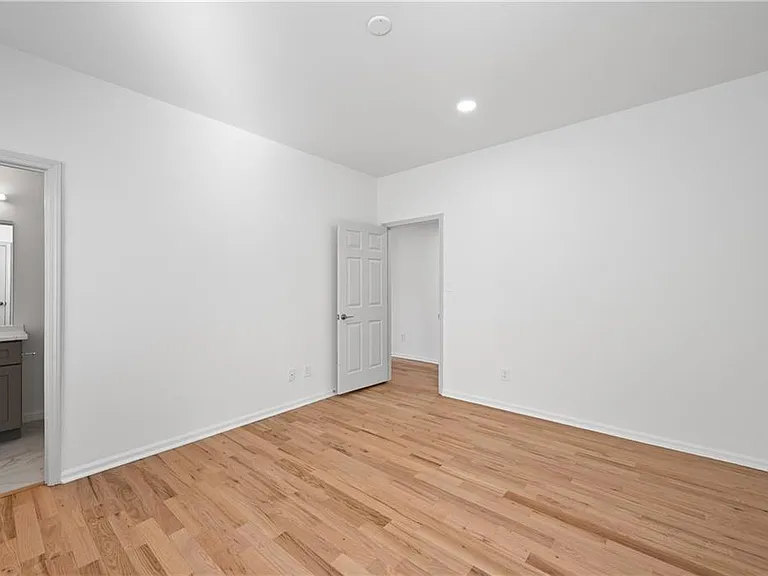 567 Winton Ter NE #A — Photo 17