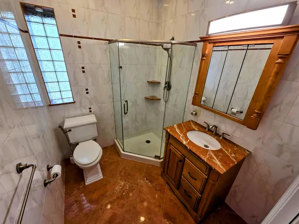 8 Carroll Place image 17 of 27