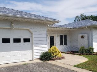 10 Wojtyla Ct, Toms River, NJ 08757