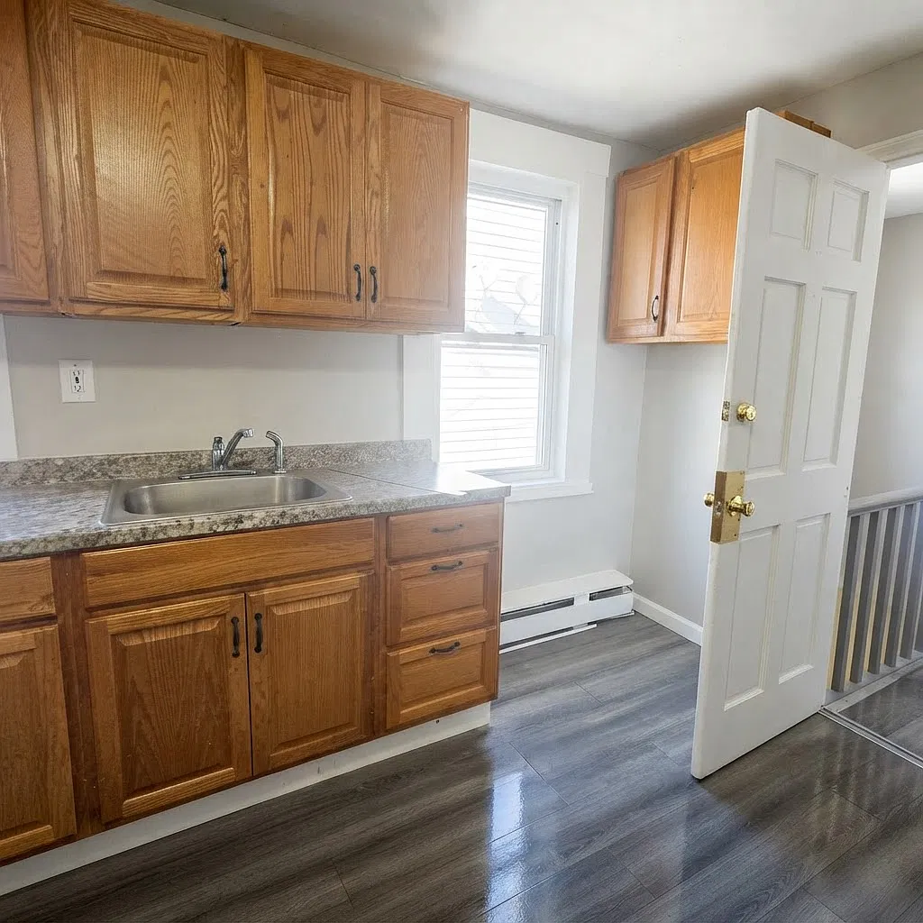 5 bed, 2183 sqft, $2,750 — Photo 3