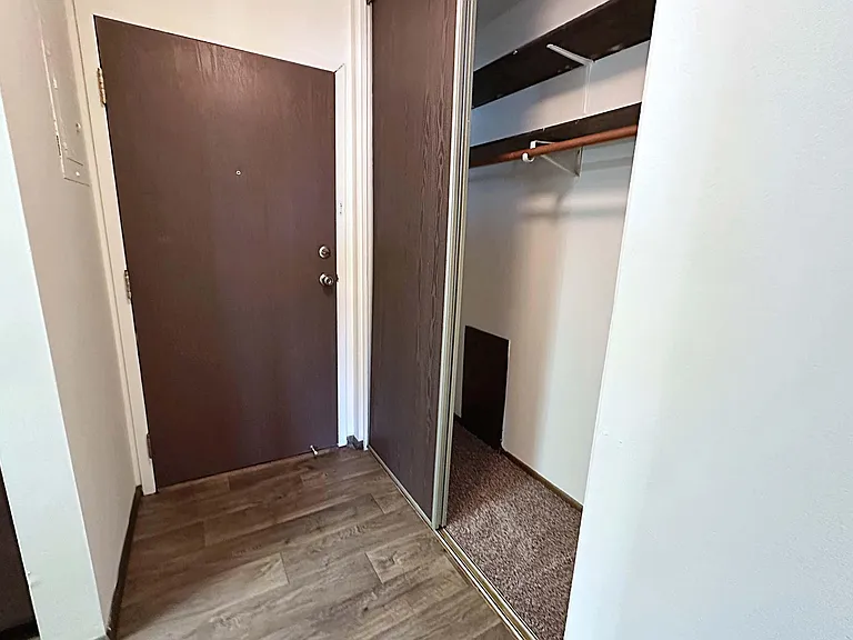 Southgate Apartments — Photo 32