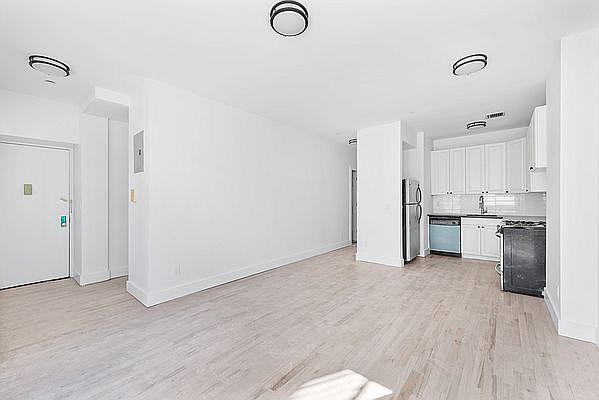 1st image of 214 Atlantic Ave #6A