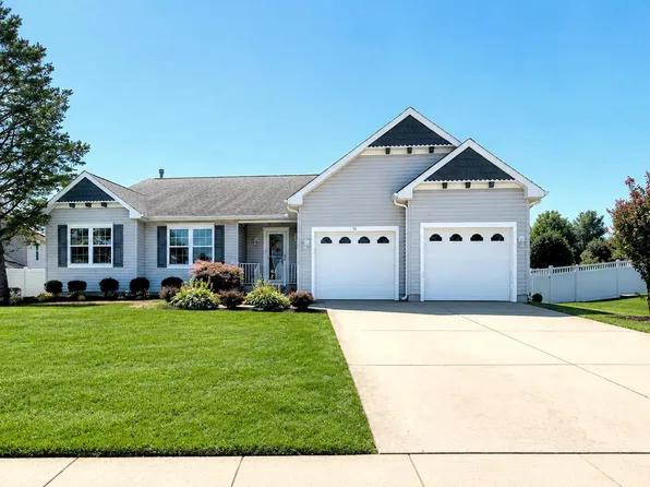 14 Briarwood Ln, Sewell, NJ 08080