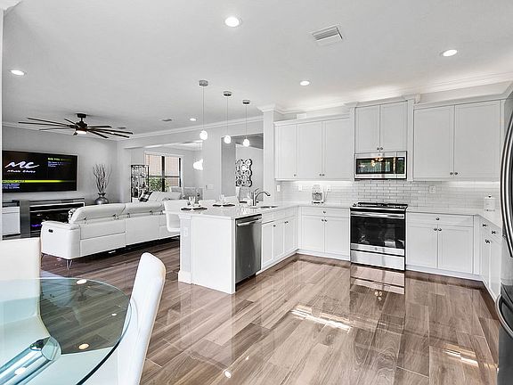 4th image of 11582 Riverstone Ln