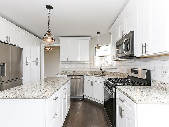 3rd image of 7412 Southworth Cir