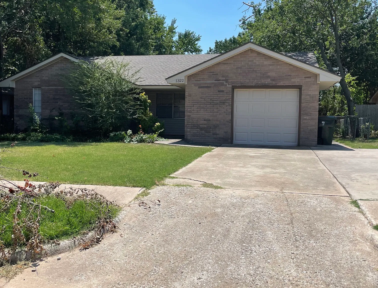3 bed, 1600 sqft, $1,500 — Photo 1