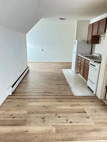 127 1/2 Welch Ave #403 Photo 1